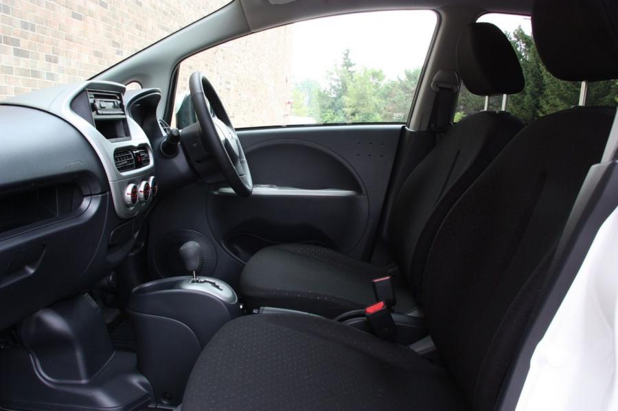  Mitsubishi i-MiEV (JDM) 2010 года  (фото 16 из 50)